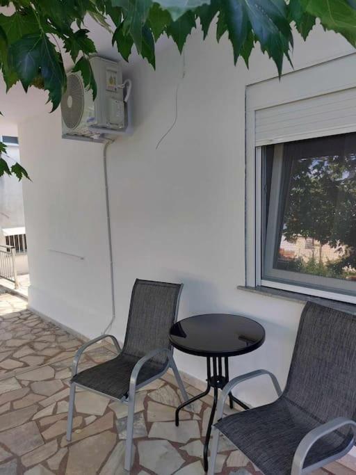 Studio Με Όλες Τις Ανέσεις Vétrina Eksteriør bilde